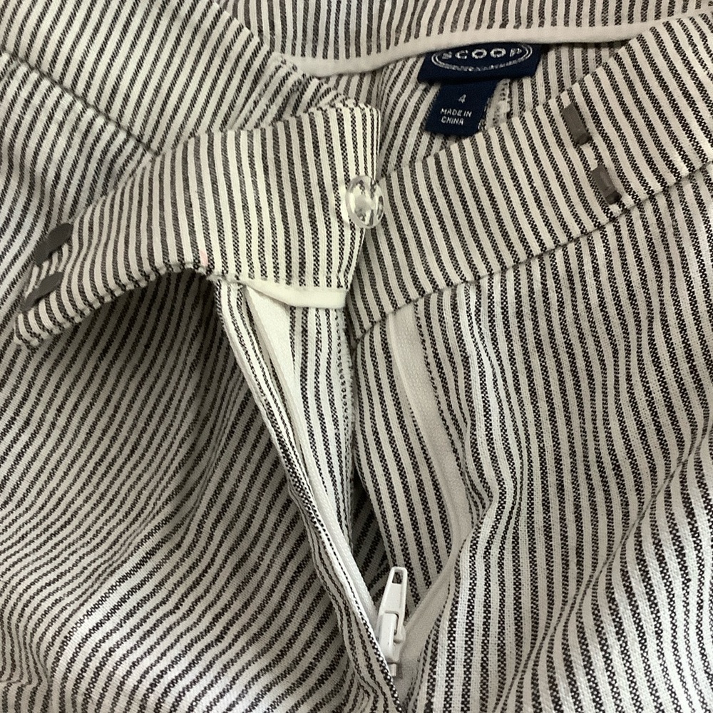 Scoop Linen Blend V-Neck Button Vest and Matching Pants, Small - Picture 7 of 14